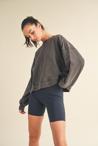 Mineral Wash Boxy Style Sweatshirt