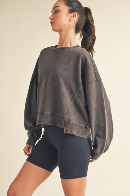 Mineral Wash Boxy Style Sweatshirt