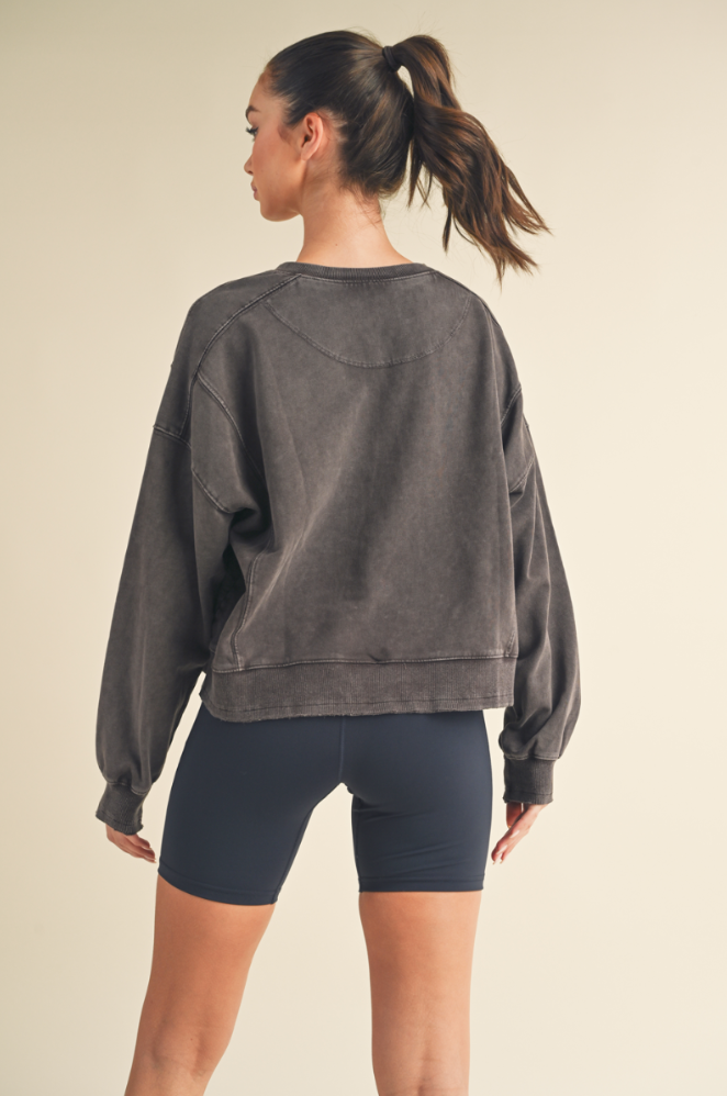 Mineral Wash Boxy Style Sweatshirt