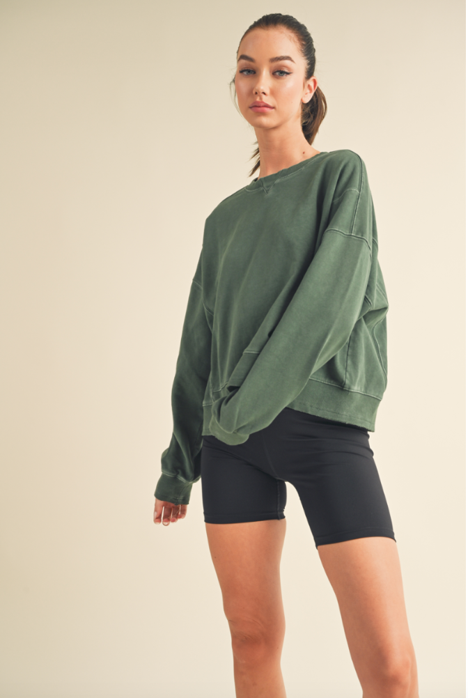 Mineral Wash Boxy Style Sweatshirt