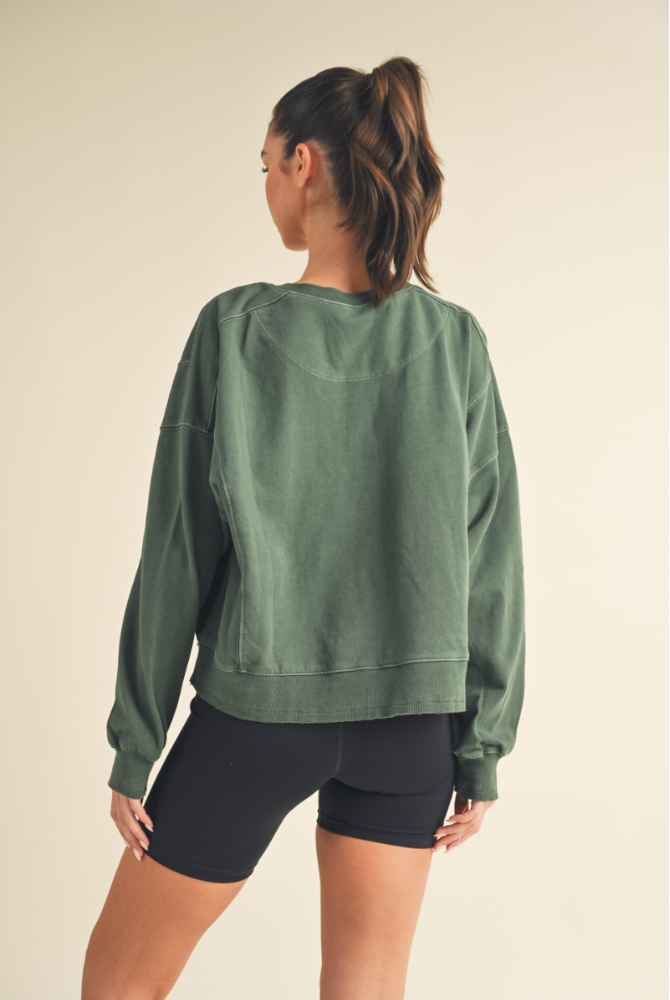 Mineral Wash Boxy Style Sweatshirt